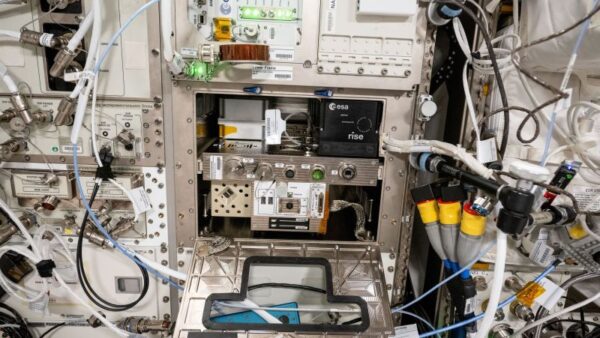 𝗣𝗶𝗼𝗻𝗲𝗲𝗿𝗶𝗻𝗴 𝗙𝗹𝘂𝗶𝗱 𝗗𝘆𝗻𝗮𝗺𝗶𝗰𝘀 𝗶𝗻 𝗦𝗽𝗮𝗰𝗲: 𝗧𝗵𝗲 𝗗𝗿𝗼𝗽𝗖𝗼𝗮𝗹 𝗘𝘅𝗽𝗲𝗿𝗶𝗺𝗲𝗻𝘁 𝗼𝗻 𝘁𝗵𝗲 𝗜𝗦𝗦